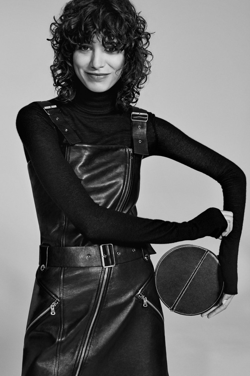 Zara Woman Studio available 20th October online and selected stores #capsulecollection. Photo by Collier Schorr. Thank you Mica Arganaraz Zara Woman Studio available 20th October online and selected stores #capsulecollection. Photo by Collier Schorr. Thank you Mica Arganaraz