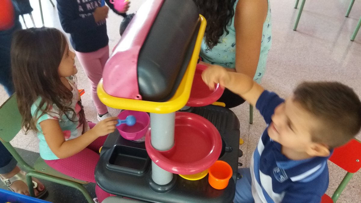 AlcanObraSocial's tweet photo. En obra Social Marista Alcantarilla ya hemos empezado el nuevo curso de Ludoteca ¡Y nuestros peques vienen con energía! https://t.co/jBQKH1eCMQ