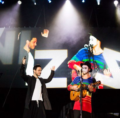 5nizza's tweet photo. Я точно вижу выход,Как Дон Кихот,І'm hotOh, my God!#5nizza https://t.co/xZFi88qt9a