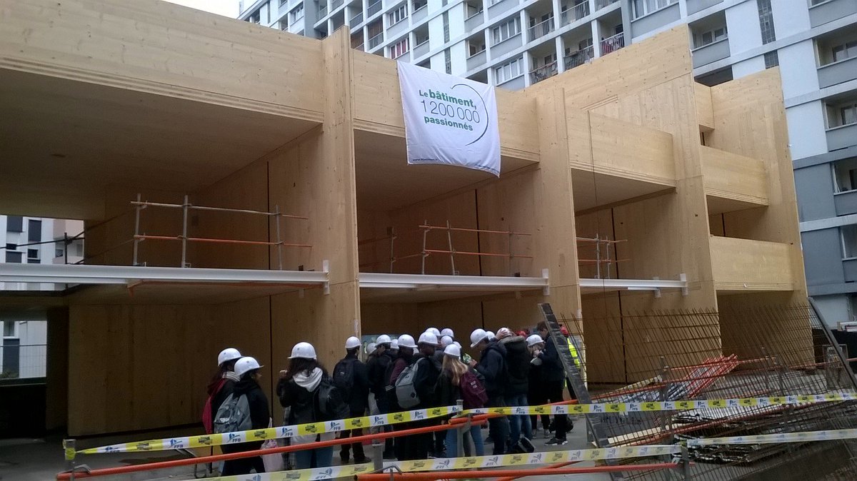 Paris_Habitat's tweet photo. Ds le cadre des #CdB2016 ns recevrons la visite de @chanutj président de la @FFBatiment sur le chantier Riquet à 14h50 #Bois #construction https://t.co/wCbeT3skex