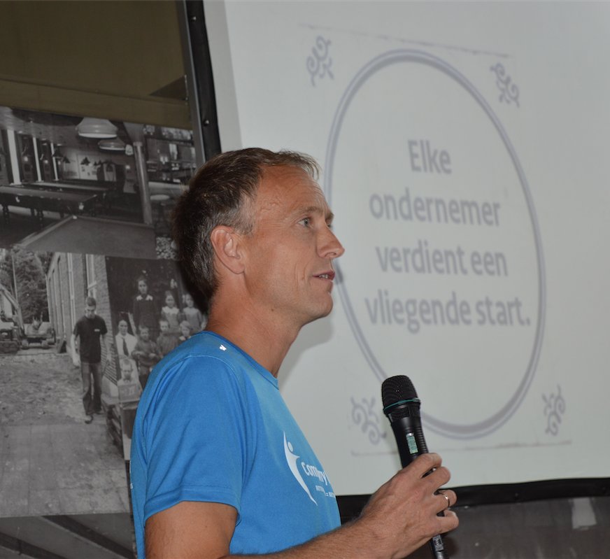 StartersstraatO's tweet photo. @oostlanddag - Ook Jim Svenoy is het met ons eens! #starters een #vliegendestart @NOOVA2006 https://t.co/mfWLblPJRT