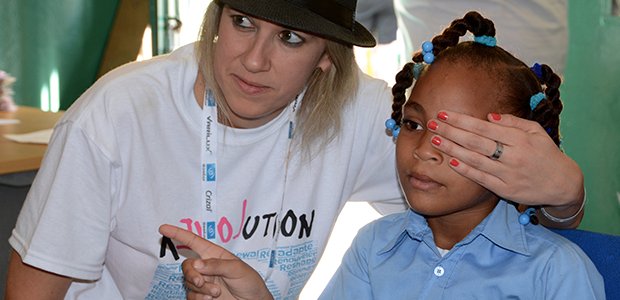 Zed_CommPR's tweet photo. .@Essilor supports #WorldSightDay! Check the #LoveToSeeChange initiative to help fight uncorrected vision https://t.co/hajQZqLQny #WSD2016 https://t.co/08lYlCT0cQ