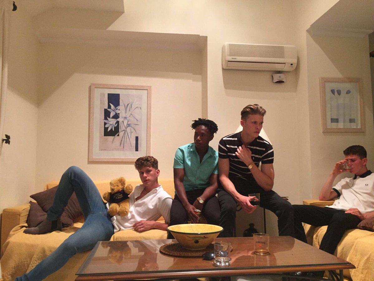ReefHillary's tweet photo. Happy 18th to the King of Marbella @junior_vilakati ! Have a good day and not too many Stella's for you #100ITRACKS https://t.co/FL5fj212MX