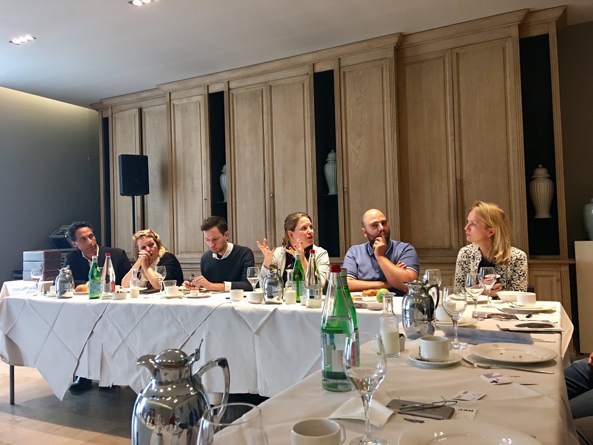 NLinBE's tweet photo. Tip voor zakendoen in BE: investeer in persoonlijke relatie! BE experts geven NL design ondernemers advies. @NKVK @Dekeyzerkris #DesigNLBE https://t.co/JeyiEIwZO8
