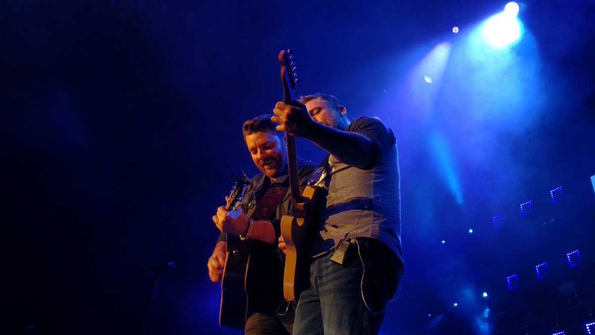 numericaarena's tweet photo. What a night! @ChrisYoungMusic AWESOME! #imcominovertour #Spokane #christmastreecookie https://t.co/hYXgLzmtoQ