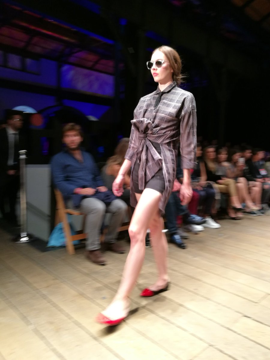 blogitmexico's tweet photo. Enamorada de lo que vi hoy en #MBFWMx con @Grimau_mx ¡Quiero todo! Cobertura con @ML_Mexico #TuEstasDeModa #MercadoLibre #SoyFanMercadoLibre https://t.co/L31qiM2pte