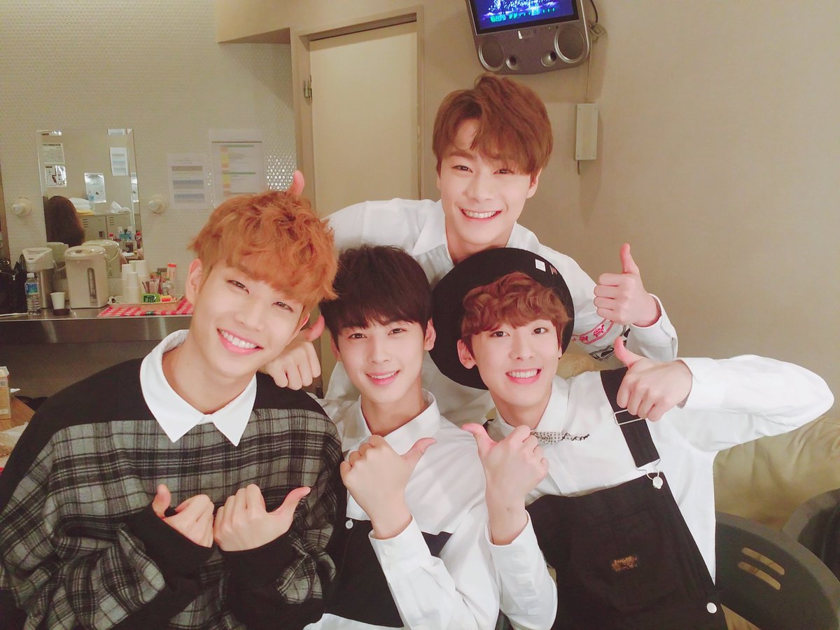 offclASTRO's tweet photo. 해�� 첫 쇼케이스 30분전!! 심장이 두근세근 헤헿 #아스트로 #아로하 #inJAPAN https://t.co/p9Nq7D8nlP