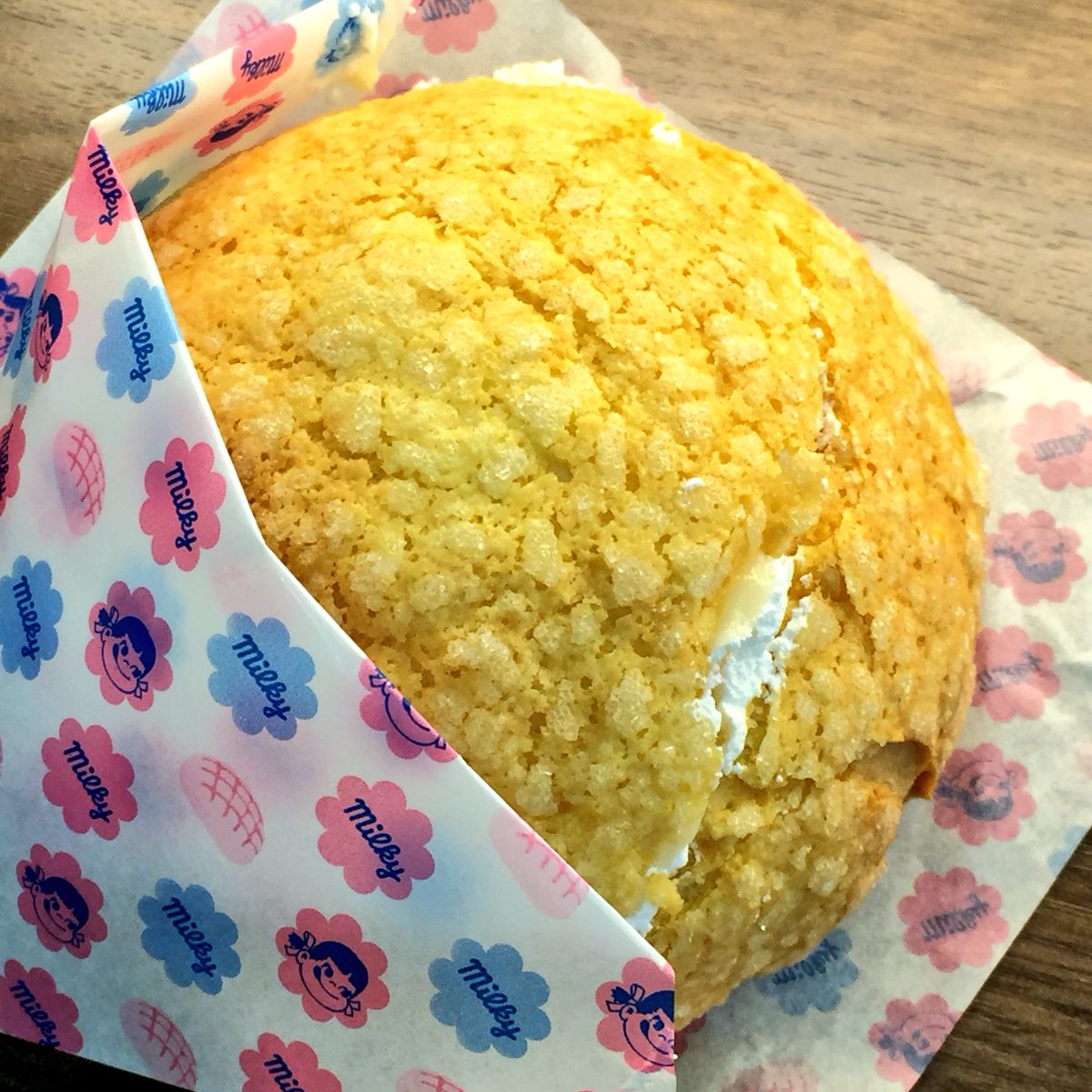 メロンパン Stay Oven En Twitter デイリーホットは デイリーヤマザキのなかでも 焼き立てパンを店内で調理 販売している店舗のサービスのことです W つ ホカホカ T Co K85vydxw2m
