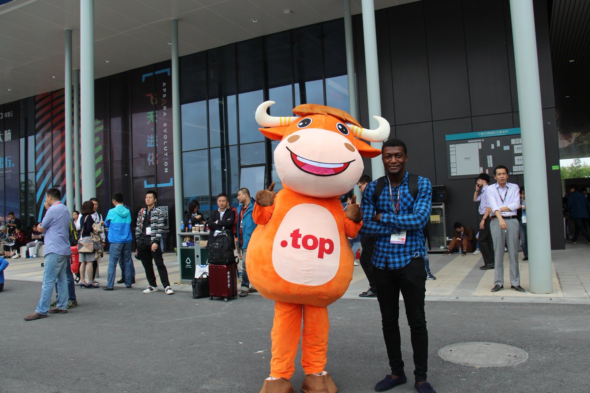 Top_Registry's tweet photo. Our cute #NiuDingDing has made new friends! #dottop #mascot #domaininthewild https://t.co/GMLcjRSfGv