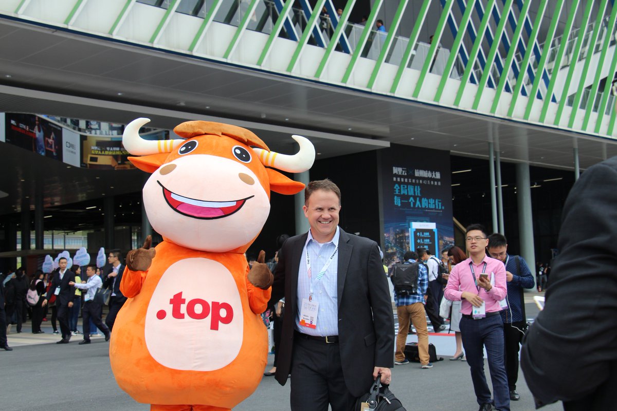 Top_Registry's tweet photo. Our cute #NiuDingDing has made new friends! #dottop #mascot #domaininthewild https://t.co/GMLcjRSfGv