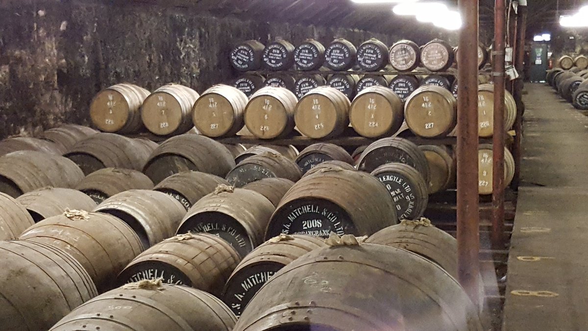 fr1day's tweet image. Can&apos;t visit Campbeltown without going to Springbank! Tks to our Glen Scotia hosts for organising the tour #PrivateBarrelCo #whisky
