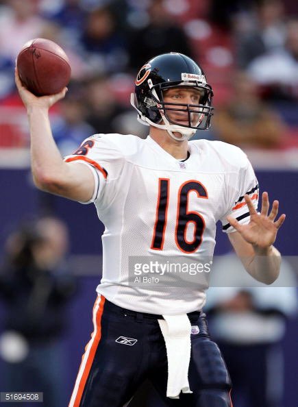 ChiBearsFanatic's tweet photo. Chicago Bears Offense Finished Dead Last in 2004, Who can name the other 3 starting QBs? https://t.co/8sZblZGYEw