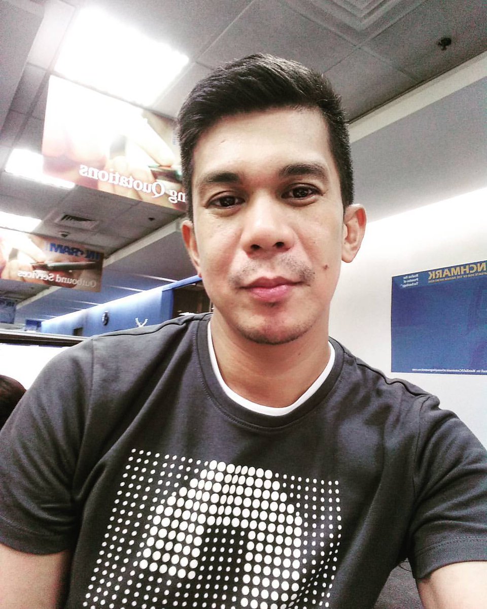 ThisIsGeeCee's tweet photo. #BakitLahatNgGwapoMayBoyfriend HAHAHA! :p:p:p https://t.co/CZQp8DJs9m