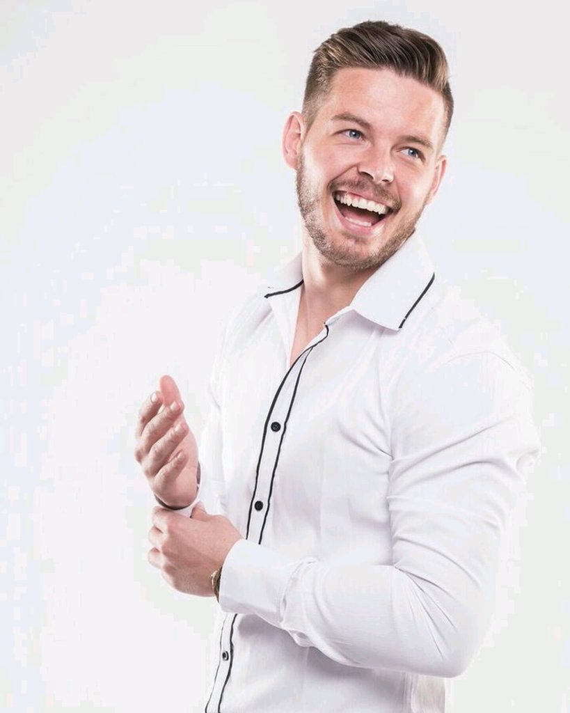 Beautiful people!Splendid weekend and smile and laugh as much as you can... <a href="/real7delaan/">7de Laan</a> <a href="/SABC_2/">SABC_2</a>  <a href="/ENB_movie/">Eintlik Nogal Baie</a>  @_4ElementsMedia  #lovelife