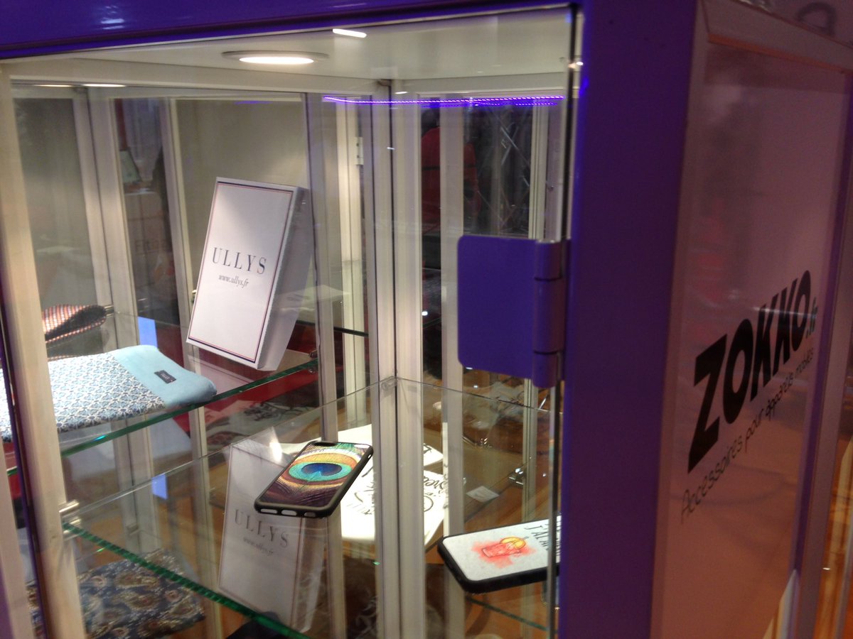 <a href="/ZokkoFR/">ZOKKO</a> ,<a href="/enviedebleu/">ULLYS</a>, @escapeforadventures et @ladyhabberton de l'incubateur @Blanchemaille exposent leurs créations au salon #CONEXT2016