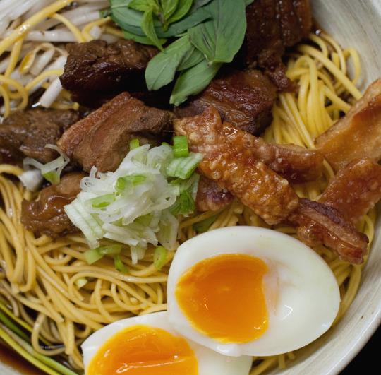 fgomma1's tweet photo. Pork Belly Ramen with Crackling

Tales of ramen making are often  epic in the time taken to make the perfect st http://frankabout#food.co.u https://t.co/jFAhUkMFKY