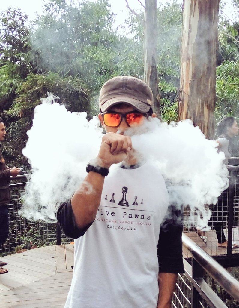 ToniVPNMS's tweet photo. #vapeon have nice weekend https://t.co/E2ZScEMHx4