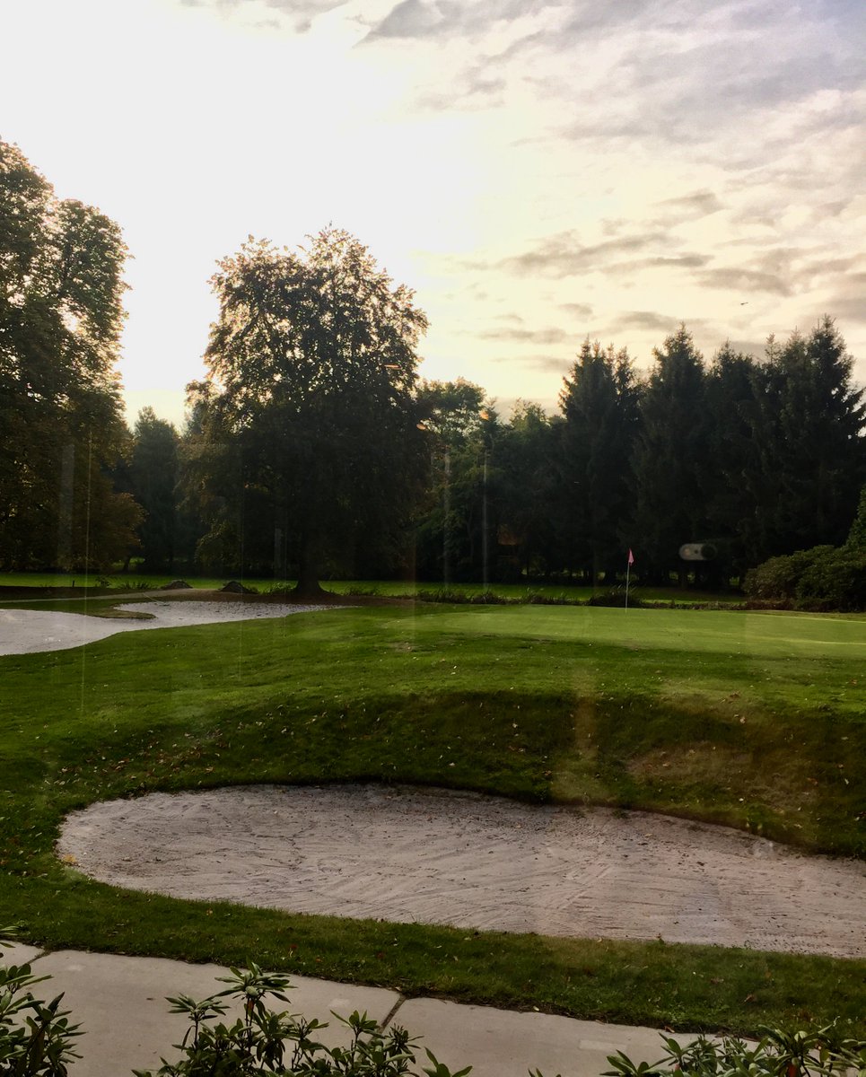 DominiqueMerckx's tweet photo. ochtendlijke meeting met @MichalTeunkens in het mooie kader van de @KempenseGolf. Uitdaging van de dag: werken, no golf today... https://t.co/wVwjj2AC2M