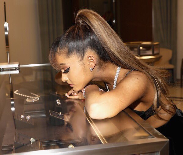 Special Vote 4 BP & Ari tweet media