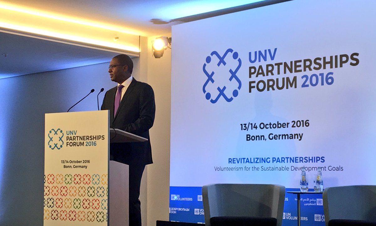 ToilyKurbanov's tweet photo. Who can be more inspirational speaker at #UNVPF2016 than former @UNVolunteers and now Minister of #Youth of #Mali @mahamanebaby https://t.co/MCgkJ59iS7