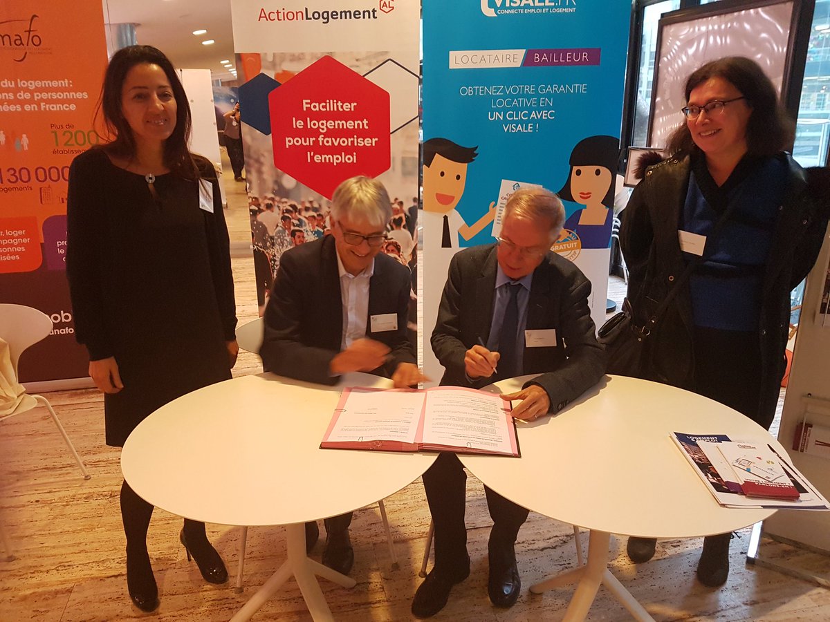 GroupeGic's tweet photo. #60ansALJT Signature d'une convention entre l'@ALJTweet et @DDCH_OFFICIEL @ActionLogement pour sécuriser les parcours des résidents https://t.co/06UhBPVw8O