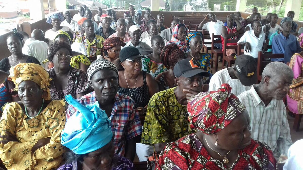 BetterBizSL's tweet photo. In Moyamba community ownership of the process helps track progress #recoverySL https://t.co/DSWU0a88n4