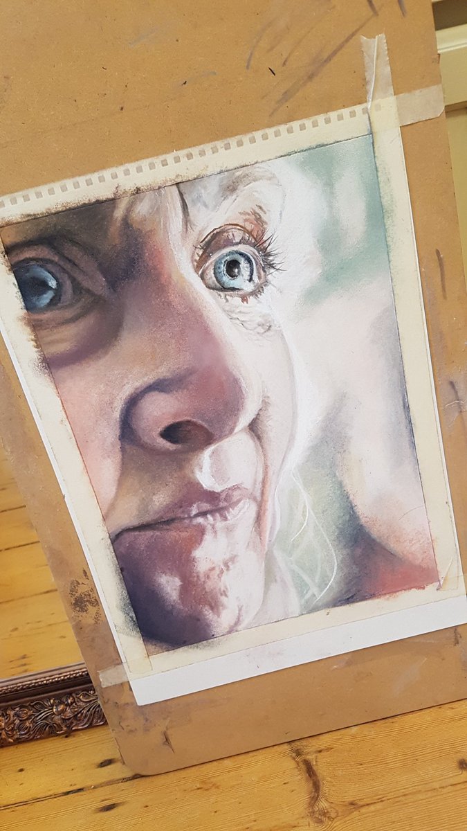 youthworkable's tweet photo. What do @LesleySharpFans make of this pastel drawing by lovely talented fiancé @fgmcleod? #paranoid #art #drawing https://t.co/8XfrkOzB1p