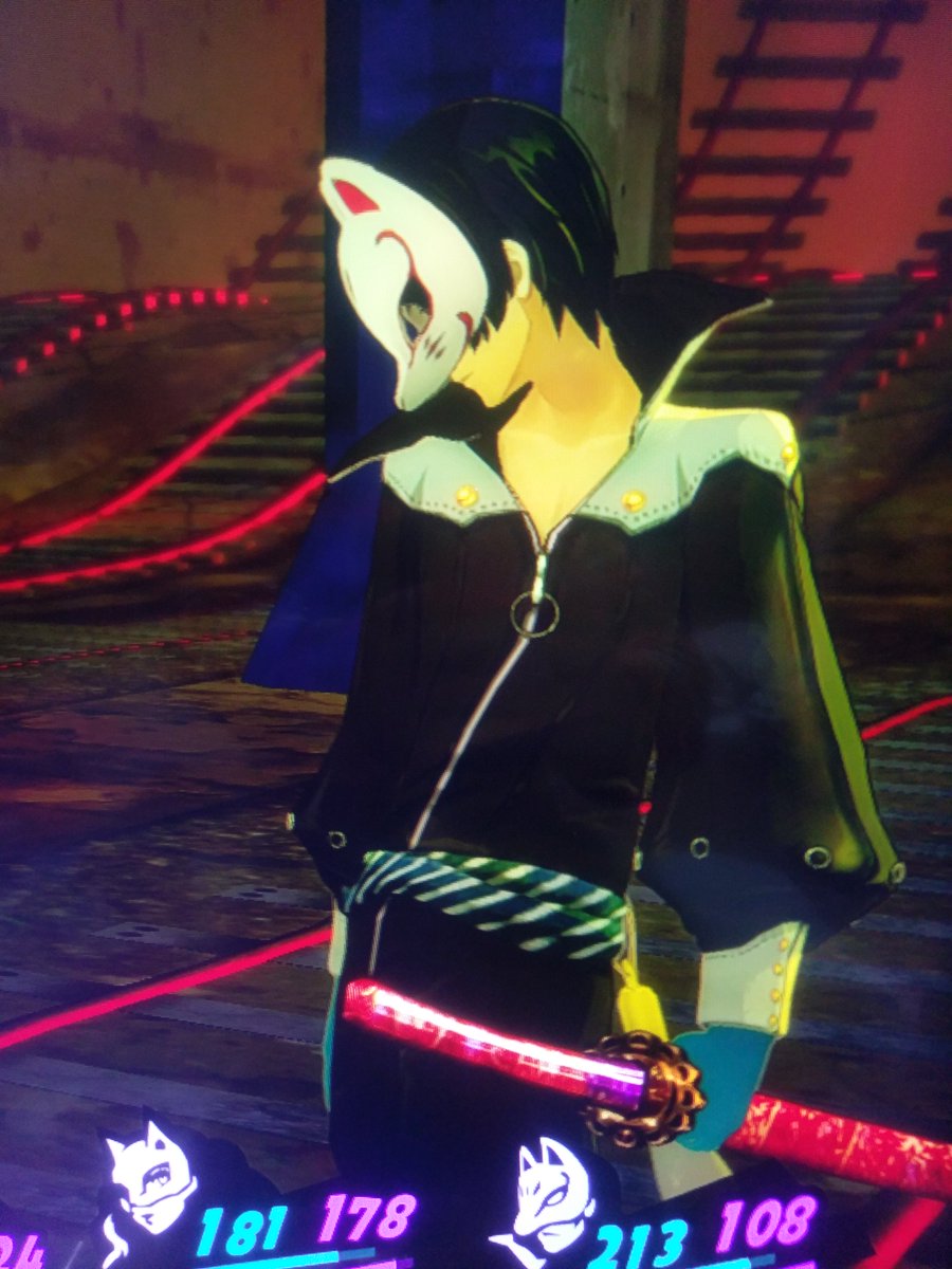 ナツグメ 祐介に夢想正宗持たせると 落ち着いた色合いの盗み装束にピンクのデーハーな刀の対比がいい感じ