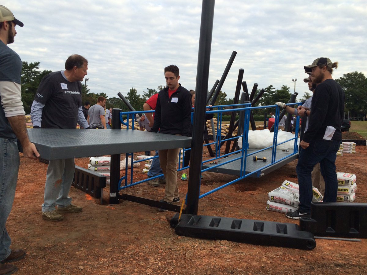 hannahwelker's tweet photo. 200 volunteers work together. The playground to be finished by 2pm today! #BlytheElementary @HandsOnCLT @wcnc https://t.co/jprlP924hr