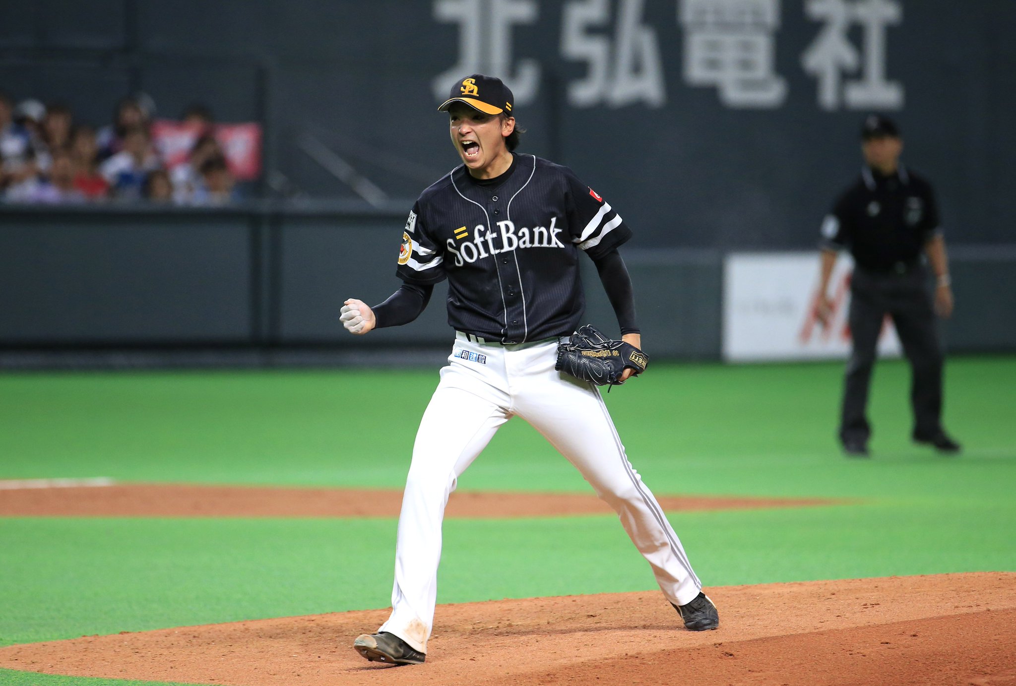 ★値下げ★東浜巨投手 スパイク featured_image.jpg