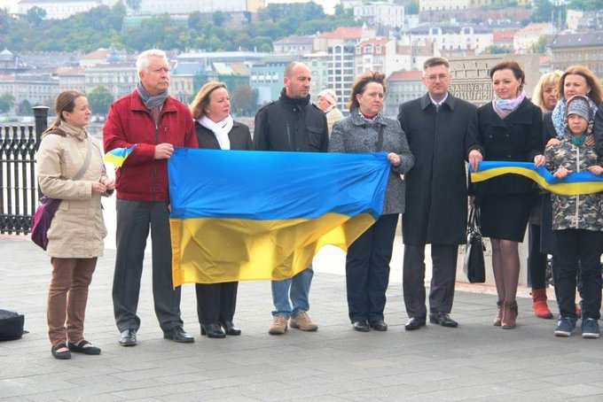 View image on Twitter