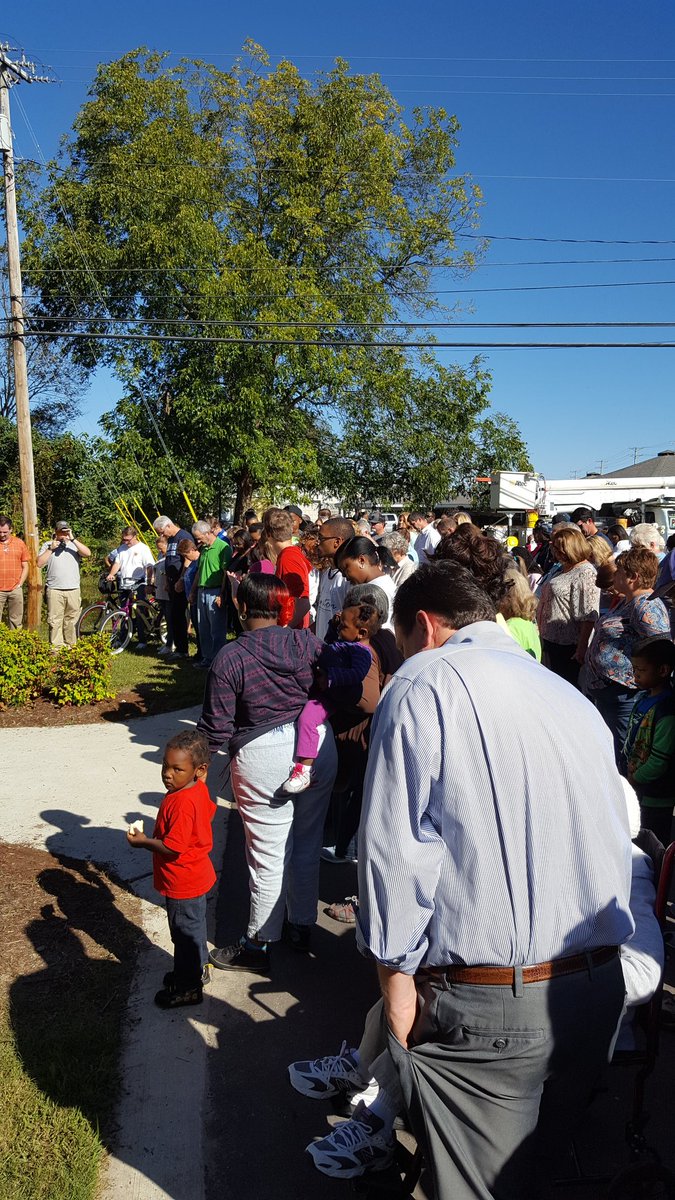 PerryMgmt's tweet image. Yesterday at our community prayer vigil! Thanks to @KinstonTeens and @BJMurphy360 for all of their hard work! #Kinston