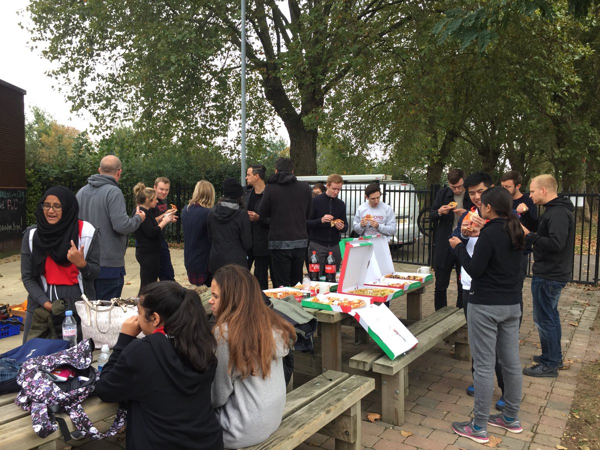 teneolepos's tweet photo. Lunch time #pwchopesandropes #outdoorsinthecity https://t.co/2i8JXIeQfv