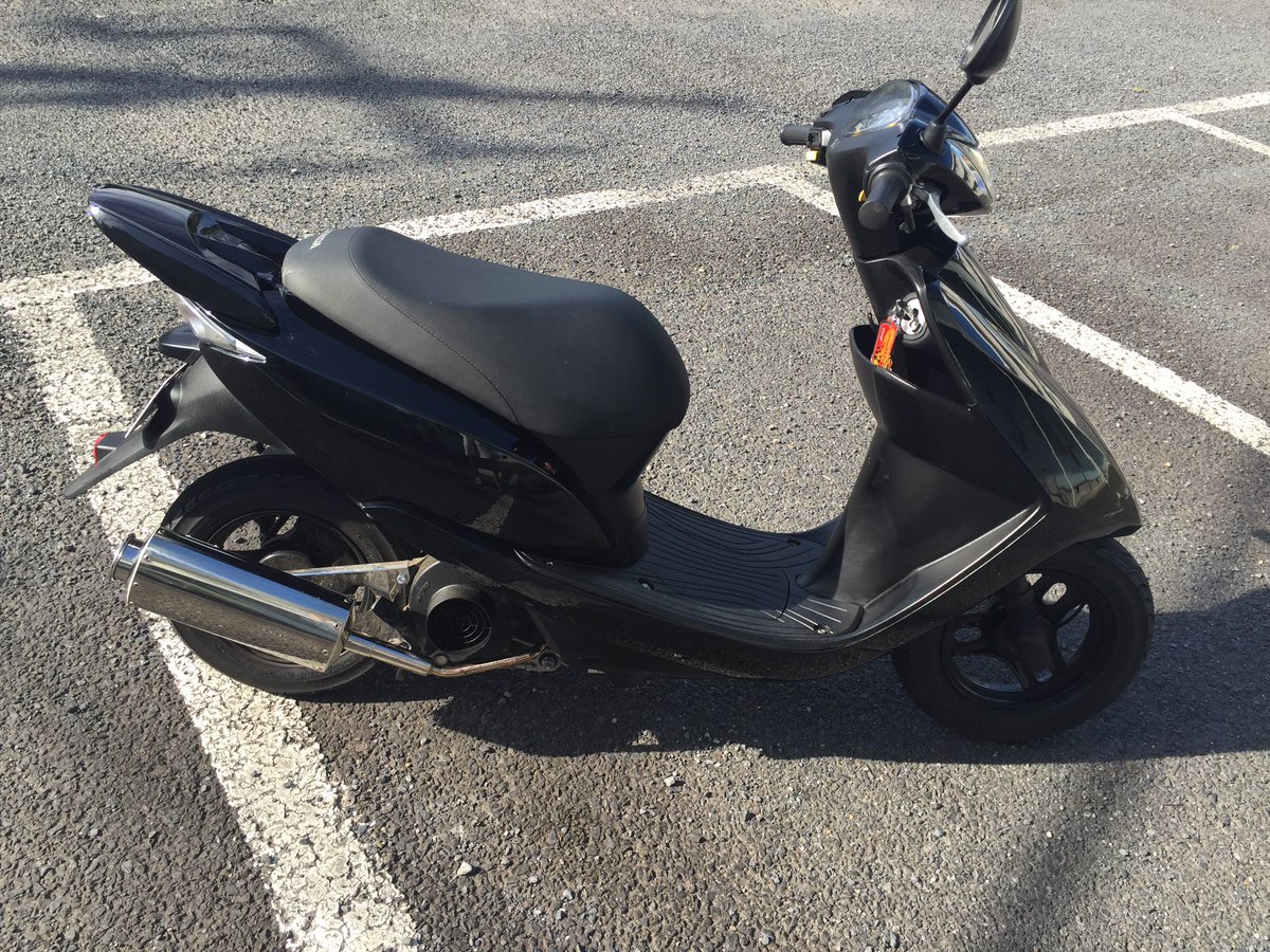 GmcZj's tweet photo. 千葉から原付売ります、キャンセルでたのでまた出しました
値段は5万です
プーリーついてて最高速70��認しました！距離あれば伸びると思います4ーストなので加速はそれなりです。
タイヤ新品の状態で買ったんでやまあります。外装新品で買ったため、綺麗です。
拡散お願いします！！ https://t.co/cdV0zu1btu