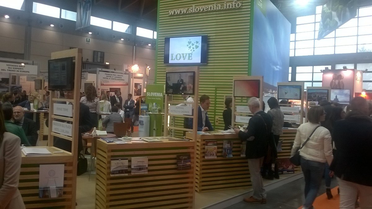 LovelyTrips_GS's tweet photo. Anche oggi in tanti vengono a scoprire la #Slovenia al #TG2016... in attesa di poterlo fare sul posto :-) #ifeelsLOVEnia #viaggi #bellezza https://t.co/H6xEOVsBGG