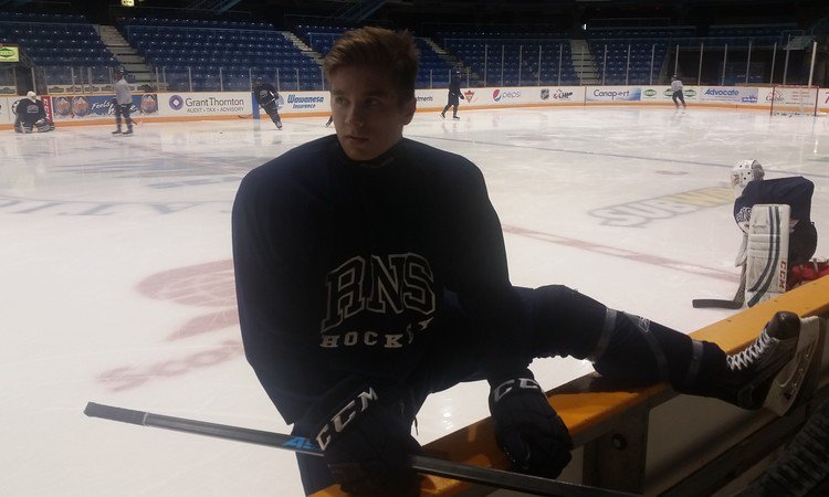 Lillehaug loving life as a hockey player at Rothesay Netherwood School ow.ly/zGd3305afFe