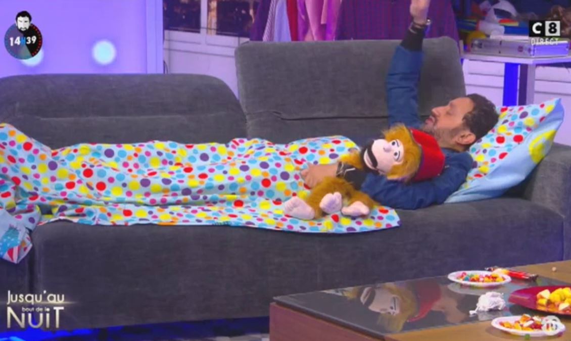 SarahLecoeuvre's tweet image. Revivez la nuit de Cyril Hanouna : douche et brossage de dents compris #Les35hDeBaba @Cyrilhanouna video.lefigaro.fr/tvmag/video/re… via @le_figaro