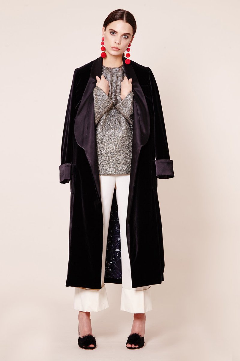 Black and white from head to toe. #LeSmokingGirls