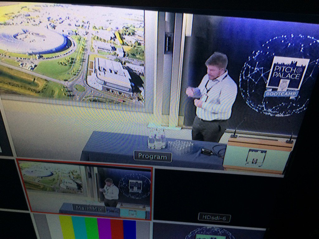 bubblefilmsLIVE's tweet photo. Watch @swiftmol LIVE now at #pitchatpalace here tps://goo.gl/YmQs1h https://t.co/hM0NzwvbGC