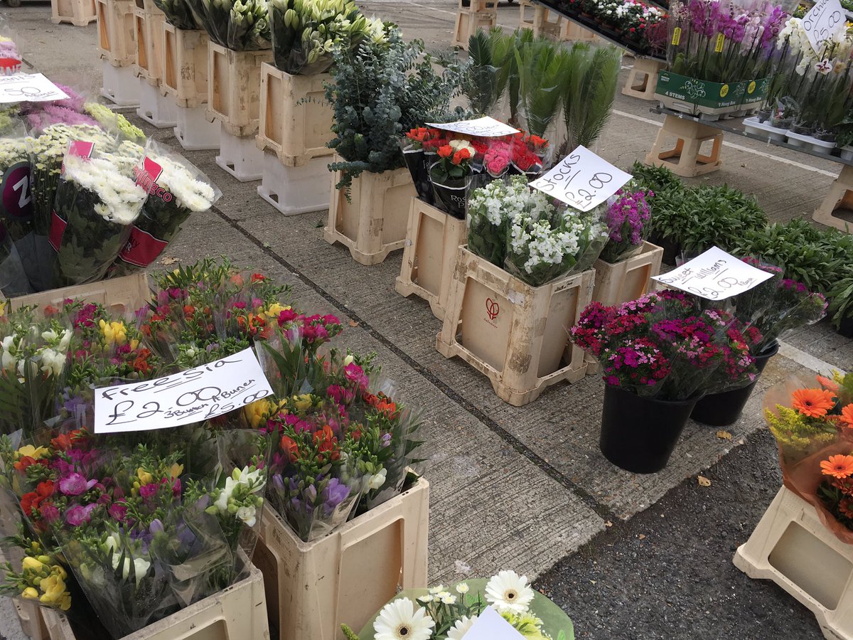 TenterdenMarket's tweet photo. Great morning at the market square cellars. Wonderful plants &amp; cut flowers, fresh fish, fruit &amp; veg &amp; more.. #Tenterden #local🙂 https://t.co/r5ktK51zhr