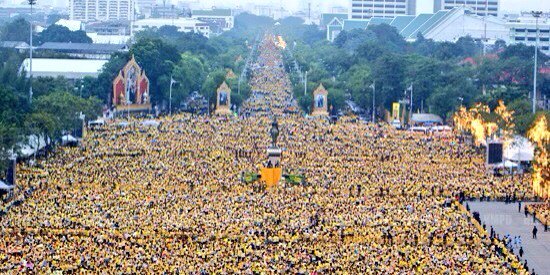 bbillgrand_'s tweet photo. เราอยากเห็นสีเหลืองมากกว่าสีดำแบบนี้ 😢😢
เหมือนใจจะขาด........ 😢😢
#KingBhumibol #เรารักในหลวง #ขอเป็นข้ารองพระบาททุกชาติไป #LongLiveTheKing https://t.co/CAeEjSjrlE