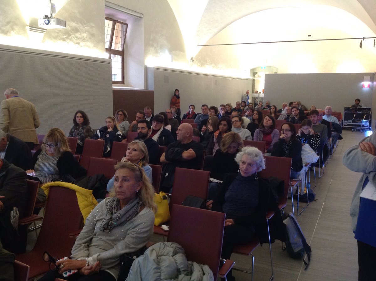 MarcoStancati's tweet photo. #Generazionifest #ilFuturoèGiàIeri Frontiere e Free Lance: coraggio e passione di @RaffaellaRoma si sentono. Il pubblico segue e interagisce https://t.co/erkzFVHBBu