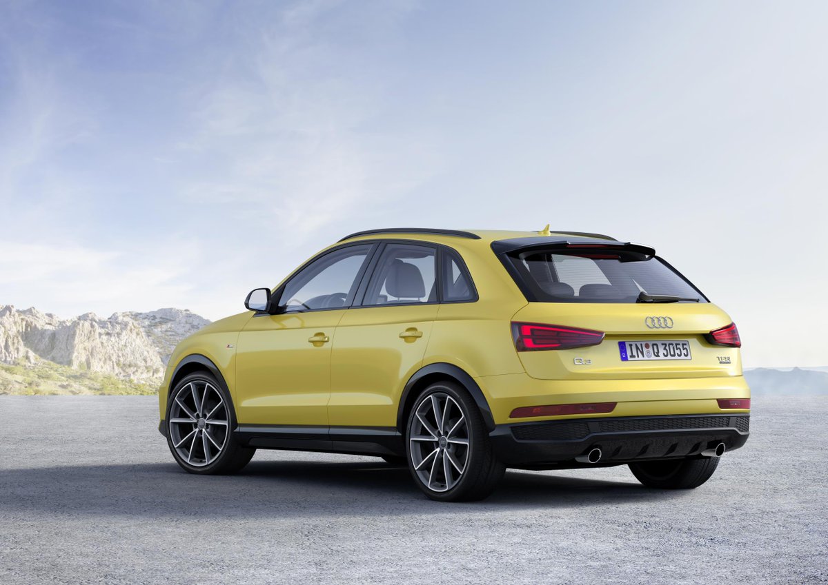 RidgewayAudi's tweet photo. With its 19" alloys &amp; gloss black accents throughout, the new Q3 Black Edition is giving us that #FridayFeeling.  Available to order now! https://t.co/DJIOZ8PdaN