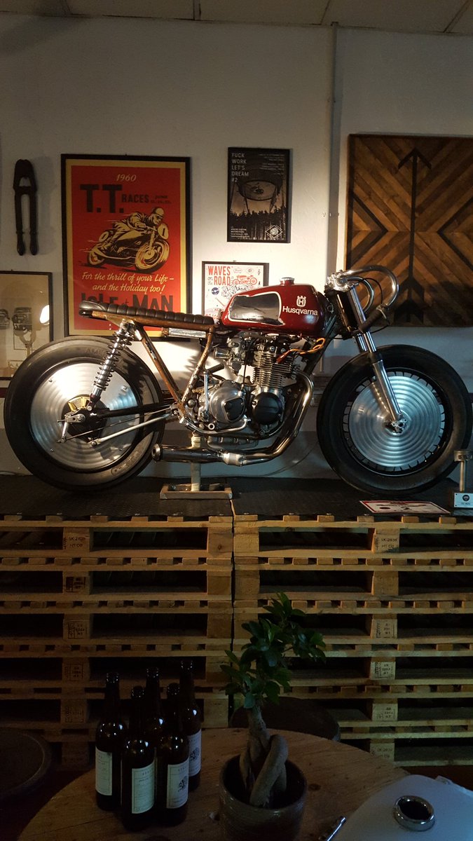 GiorgioZamboni1's tweet photo. #apachecustoms #caferacer #honda #photo #wonderful #special #cb500four #husqvarna https://t.co/LDYhvIFU45