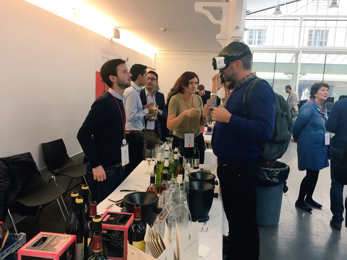 vinetsociete's tweet photo. #Innovation et Objets Connectés sont au rdv du #Vinocamp #Paris https://t.co/GQOqT8fZHQ