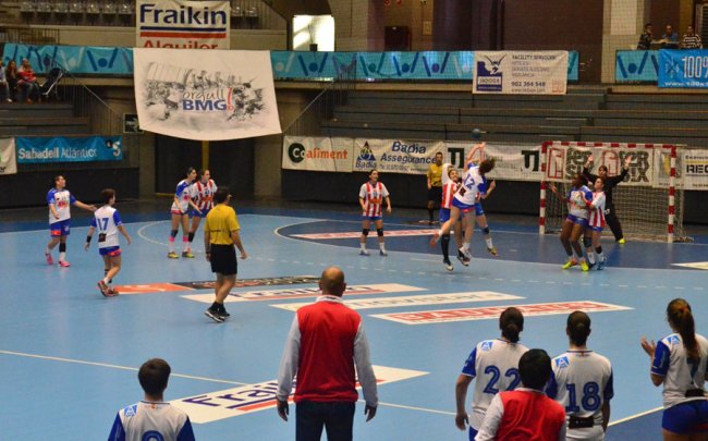 CatHandbol's tweet photo. Prèvia #LligaCatFem: A l'Olímpic es troben dos equips imbatuts https://t.co/AaBHc4Kc4b https://t.co/9lR1JGgOTh