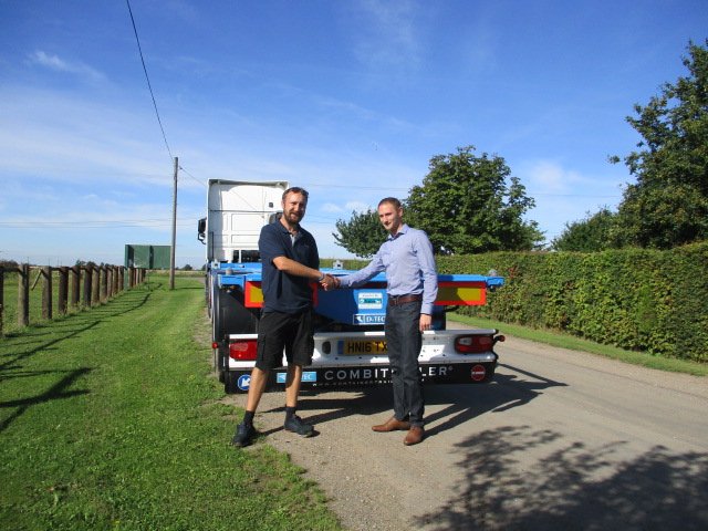 SandlesCars's tweet photo. Please follow and support our former employee Jon Mellish in his new venture @trailertecUK #haulage #tanker #trailer #dtec #trailertec https://t.co/T63FIfxSlH