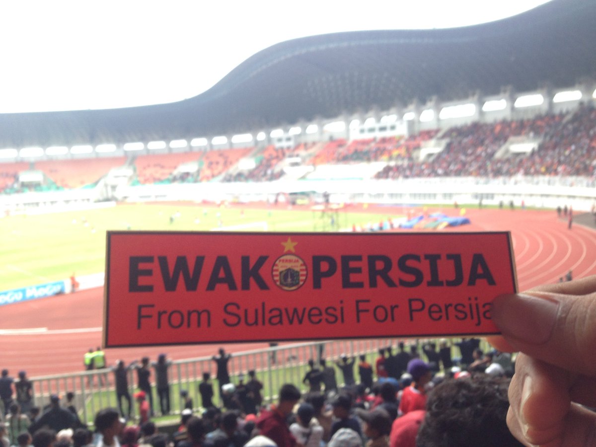OrangeMakassar's tweet photo. Trimakasih Std.Pekansari dan Trimakasih @Persija_Jkt #PersijaDay #EwakoPersija #JakMakassarOnTour https://t.co/oq2IjrVIm4
