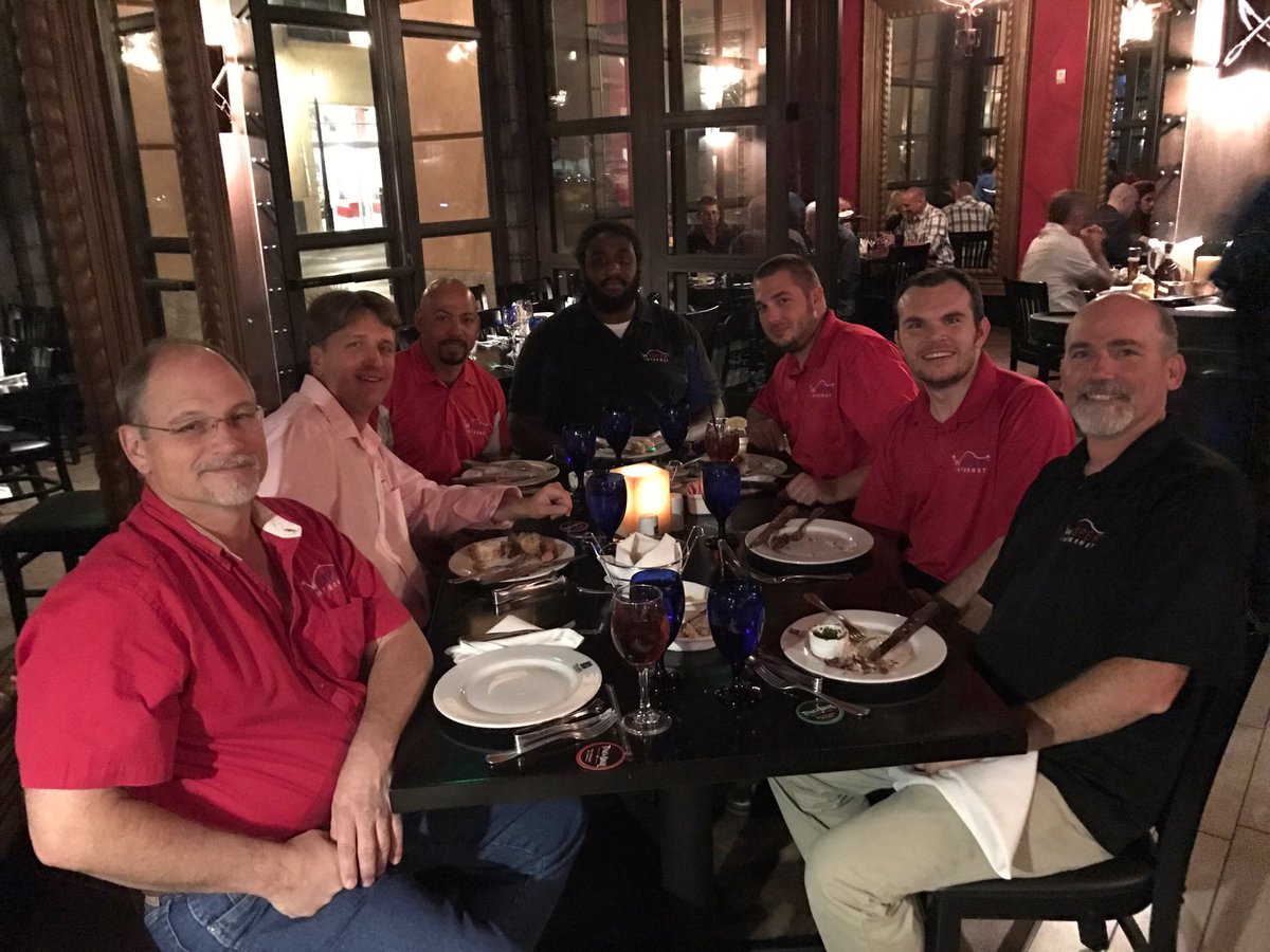 WisperISP's tweet image. @WisperISP team dinner to end a great week! Heading home today. #WISPAPALOOZA2016