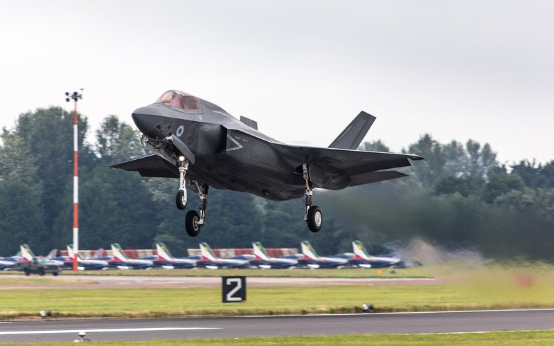 RollsRoyce's tweet photo. Our #LiftFan generates thrust over 20,000lbf to enable Short Take-Off &amp; Vertical Landing for @theF35 B #FactFriday https://t.co/iNNIgw1wO1 https://t.co/nr5r54P8Ey